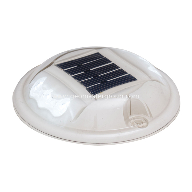 Stud de estrada solar