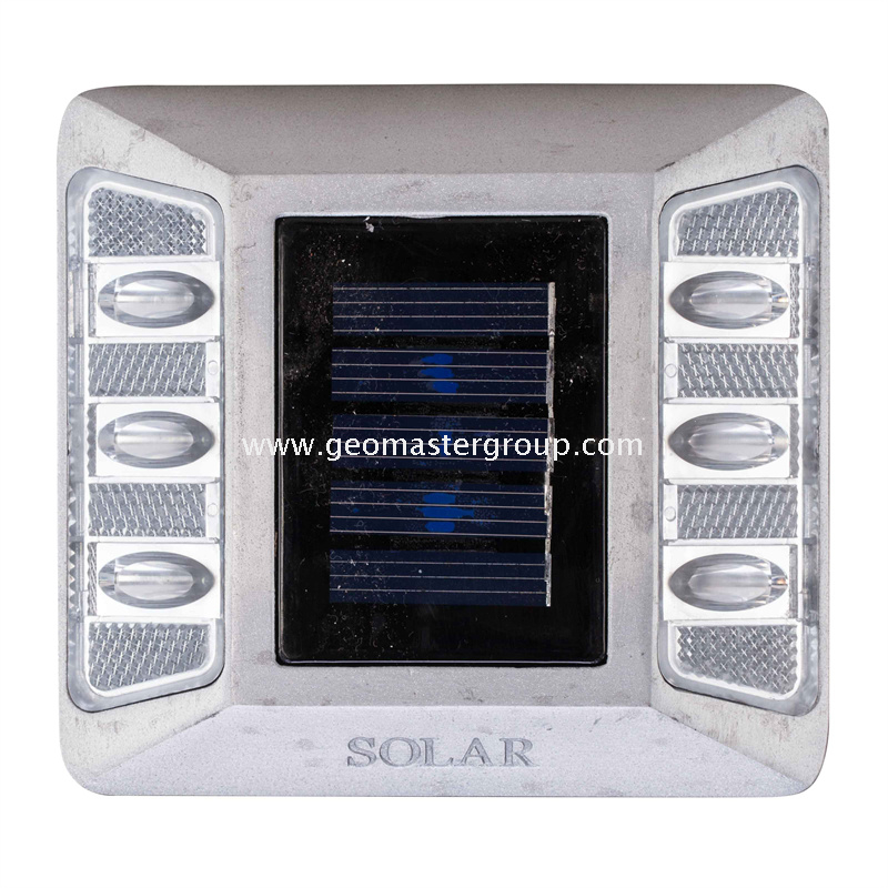 Stud de estrada solar