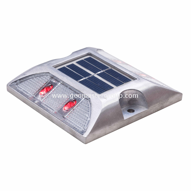 Stud de estrada solar