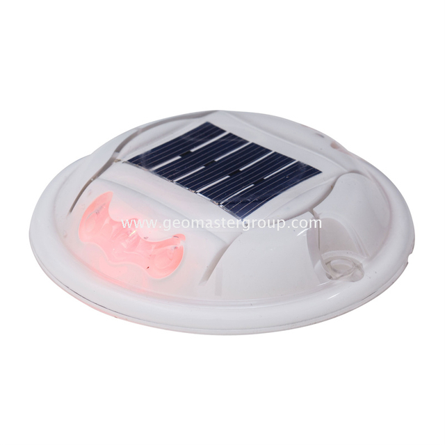 Stud de estrada solar